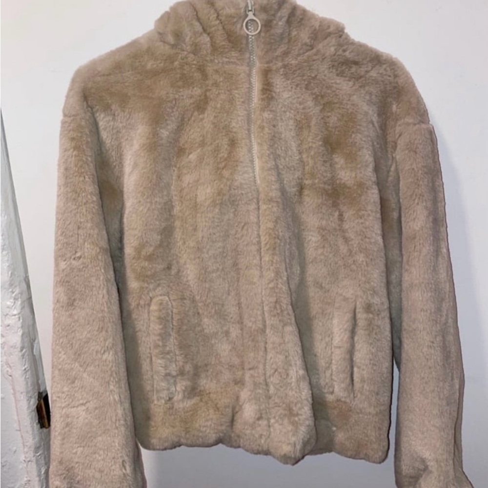 Women’s hooded plush jacket